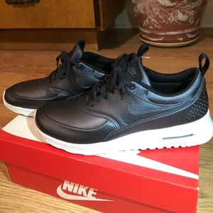 ✨BRAND NEW✨ Nike Air Max Thea SE Premium Metallic